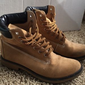 Last Chance‼️Tan Boots